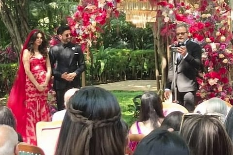 Farhan Akhtar and Shibani Dandekar get married