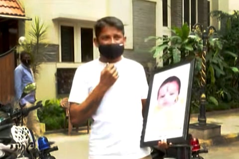 Bengaluru man protests outside CM’s office after his baby dies without medical care