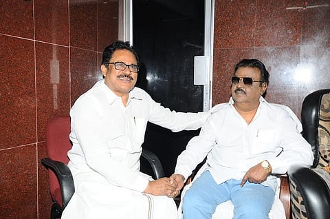 Congress woos DMDK: Thirunavukkarasar meets Vijayakant in Chennai