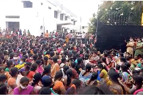 1,300 garment factory workers in Karnataka lose their jobs overnight
