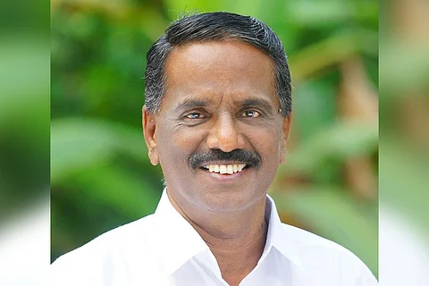 George M Thomas