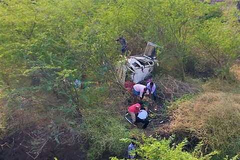 10 die in two road accidents in Andhra's Guntur district