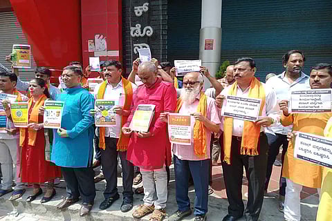 Right-wing outfits protest in Bengaluru demanding a 'Halal Mukt Diwali'