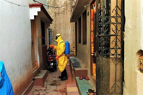 With COVID-19 patient in Andhra's Guntur, seven colonies declared red zone