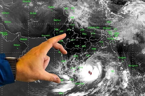 Dynamics between IMD and private weathermen: Complementary or competitive?