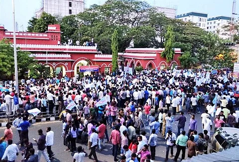 Protesters lay siege to Chennai's Anna Salai ahead of IPL, CSK fans assaulted