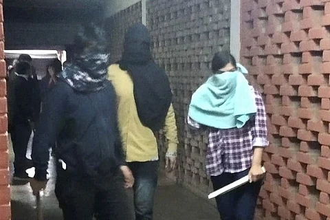 'VC, police and security allowed ABVP goons to attack students': JNUSU on violence