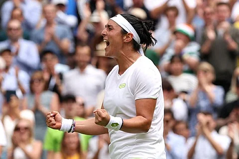 Wimbledon: Jabeur beats Sabalenka to set up final against Vondrousova