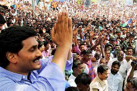 Jagan Mohan Reddy sworn in as Andhra Chief Minister, thousands of people attend