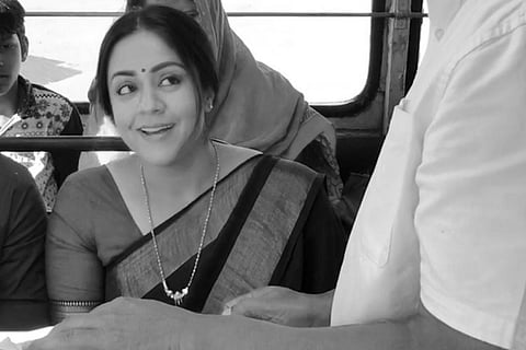 First glimpse of Jyothika from 'Chekka Chivantha Vaanam'