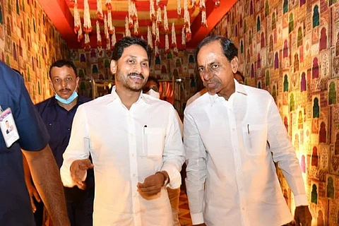 KCR and Jagan meeting during the wedding in Hyderabad