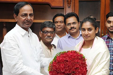 Mithali Raj meets Telangana CM KCR, govt announces Rs 1 cr cash prize and house site