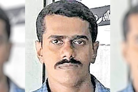 4-yr-old girl runs out of cancer drugs, Kerala man rides 150 km to deliver it