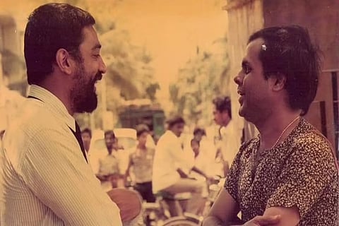 Kamal on the left and Crazy Mohan on the right.