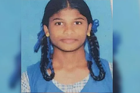 Pelisa in school uniform