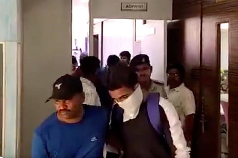 Cop suspended in K'taka for delaying chargesheet in Kashmiri students sedition case