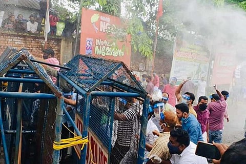 ‘Strictly abide by COVID-19 regulations’: Kerala HC on protests by political parties