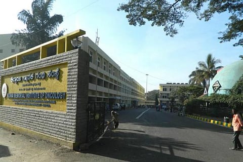 Trainee nurses at Bengaluru’s Kidwai hospital stage protest demanding better wages