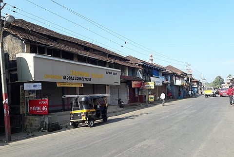 Vehicles off roads, shops shut: Bandh in Kodagu in opposition to Tipu Jayanti
