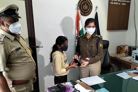9 yr old Kodagu girl elated as cops find her late mother's phone after 3 months