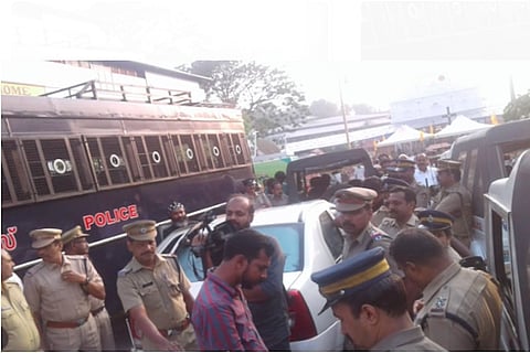 ‘Will break his legs': Jacobites block Orthodox vicar’s entry into Kerala church