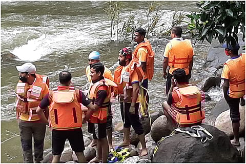 Teen from Kerala’s Kozhikode washed away in flash floods, rescue operations on