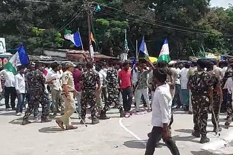 TDP, YSRCP workers clash at Anna canteen in Andhra’s Kuppam