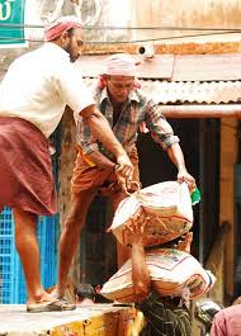 IAS officer complains against CITU worker demanding illegal “Nokku Kooli” in T'puram