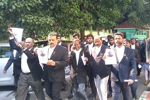 Days after suicide by Dalit lawyer, Bengaluru lawyers protest over alleged police apathy