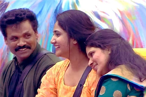 Losliya with father and mother