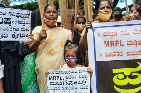Women and children among protesters against enviornmental pollution of River Phalguni in coastal Karnataka