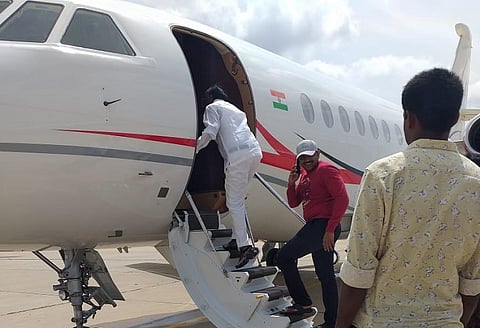 Congress' hopes dashed: MLA Nagaraj flies to Mumbai, his rebellion on?