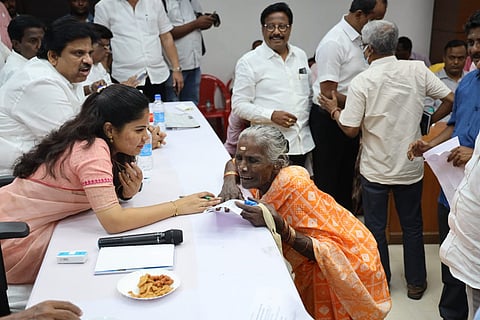 Chennai Mayor R Priya accepting petitions from the residents of Royapuram under the Makkalai Thedi Mayor Scheme