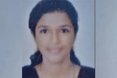 23-year-old Chennai woman dies after falling into well while taking selfie