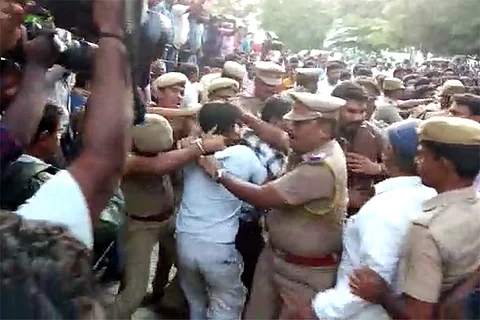 Mettupalayam wall collapse: Cops thrash protesters demanding justice for 17 dead