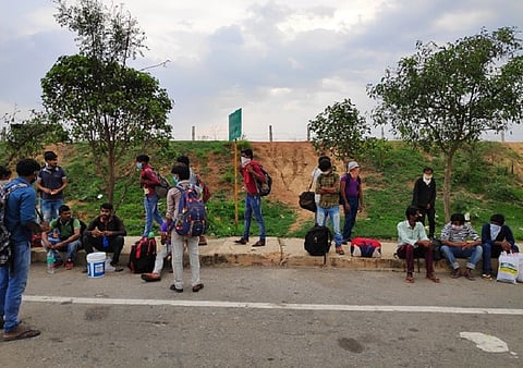 Too anxious to wait for trains, migrant workers continue to walk from Bengaluru