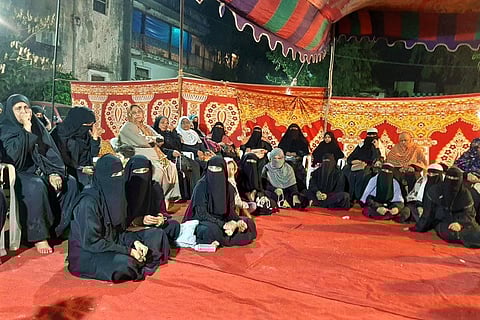 Women begin indefinite sit-in protest against CAA in Hyderabad, dispersed by police