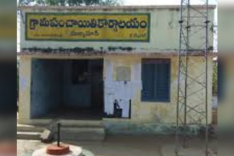 Telangana Gram Panchayat threatens to deny benefits if children not enrolled in govt school