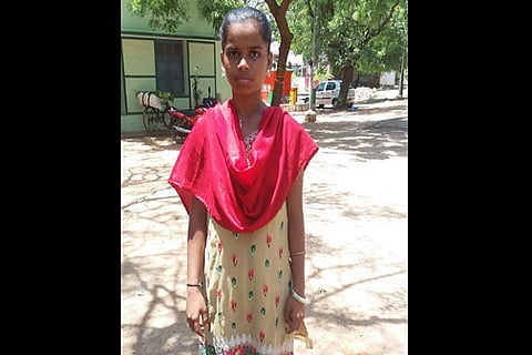 குழந்தை தொழிலாளியாக இருந்த திருச்சி மாணவி 10 ஆம் வகுப்பில் 90% மதிப்பெண்கள் எடுத்து சாதனை