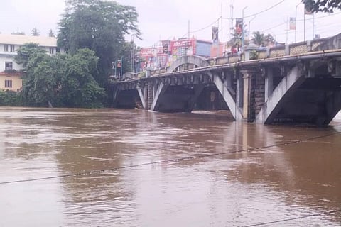 Muvattupuzha river overflowing in Kerala Rains