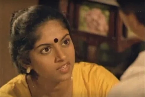 ‘Nokkethadhoorathu Kannum Nattu’: Revisiting the Malayalam film that launched Nadhiya