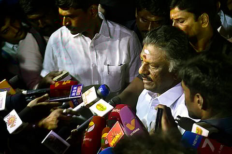 OPS’s rebellion: Most MLAs stand by Sasikala, cadre support for OPS grows