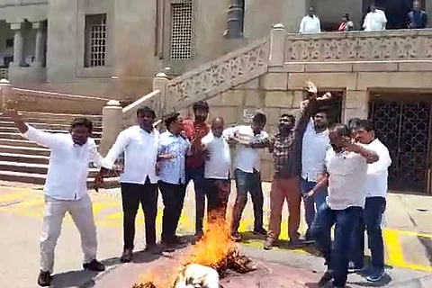 Protests at Osmania University over denial of permission for Rahul Gandhi's visit