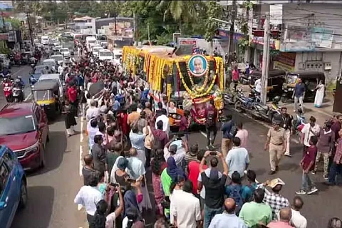 Oommen Chandy funeral procession