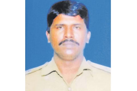 Chennai cop loses control of bike on bad road, mowed down by corporation truck