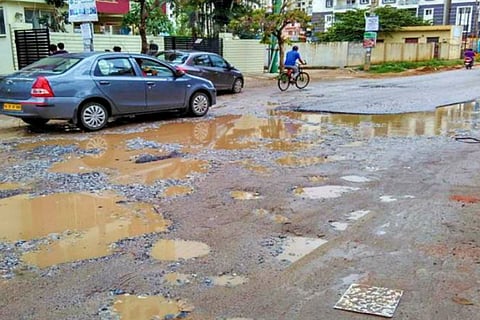 2,015 Indians lost their lives due to potholes in 2018