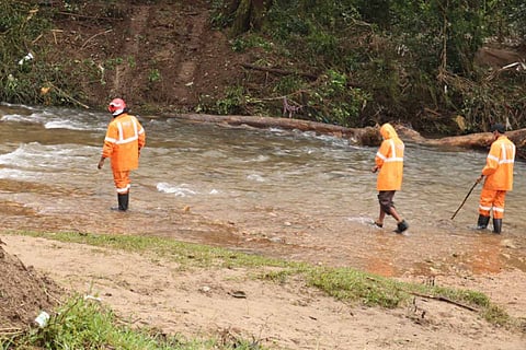 Rescue workers in Pettimudi