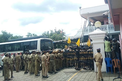 Jacobites vs Orthodox: Kerala cops enter St Mary’s church amidst dramatic scenes