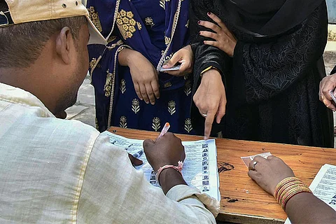 250 Villupuram voters find their names missing from list, EC passes the buck