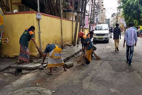 Pourakarmika with COVID-19 dies in Bengaluru, family alleges treatment refused